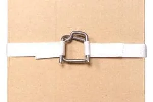 Проволочная пряжка с лентой на коробе